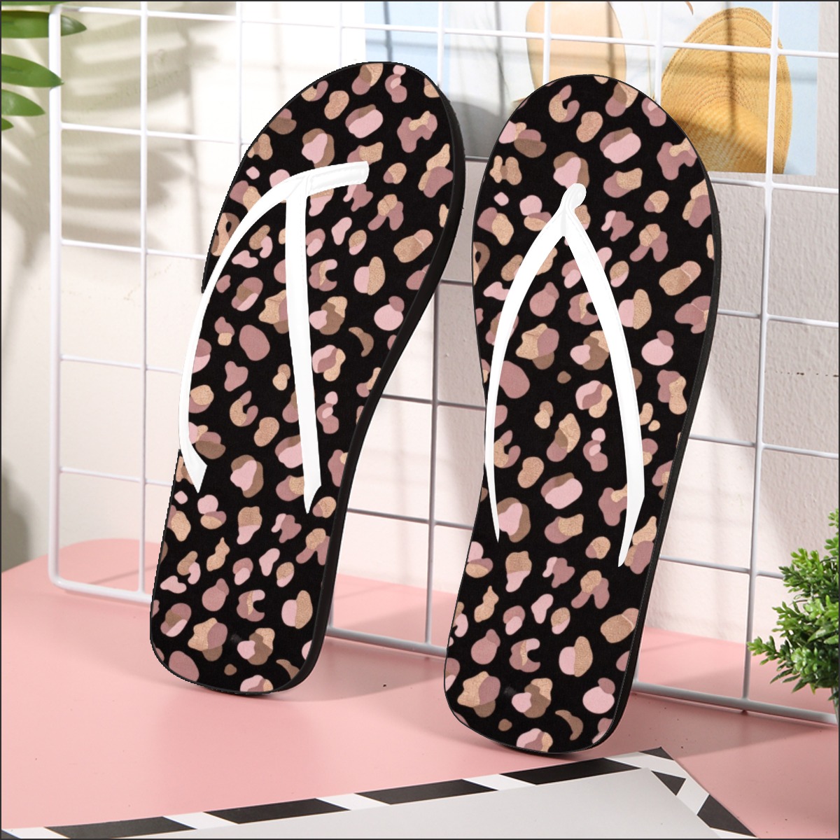 All-Over Print Women's Flip Flops (PB2UN)